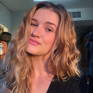 Meet your Posher, Elli